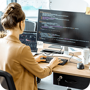 woman-looking-at-the-code-on-computer_square